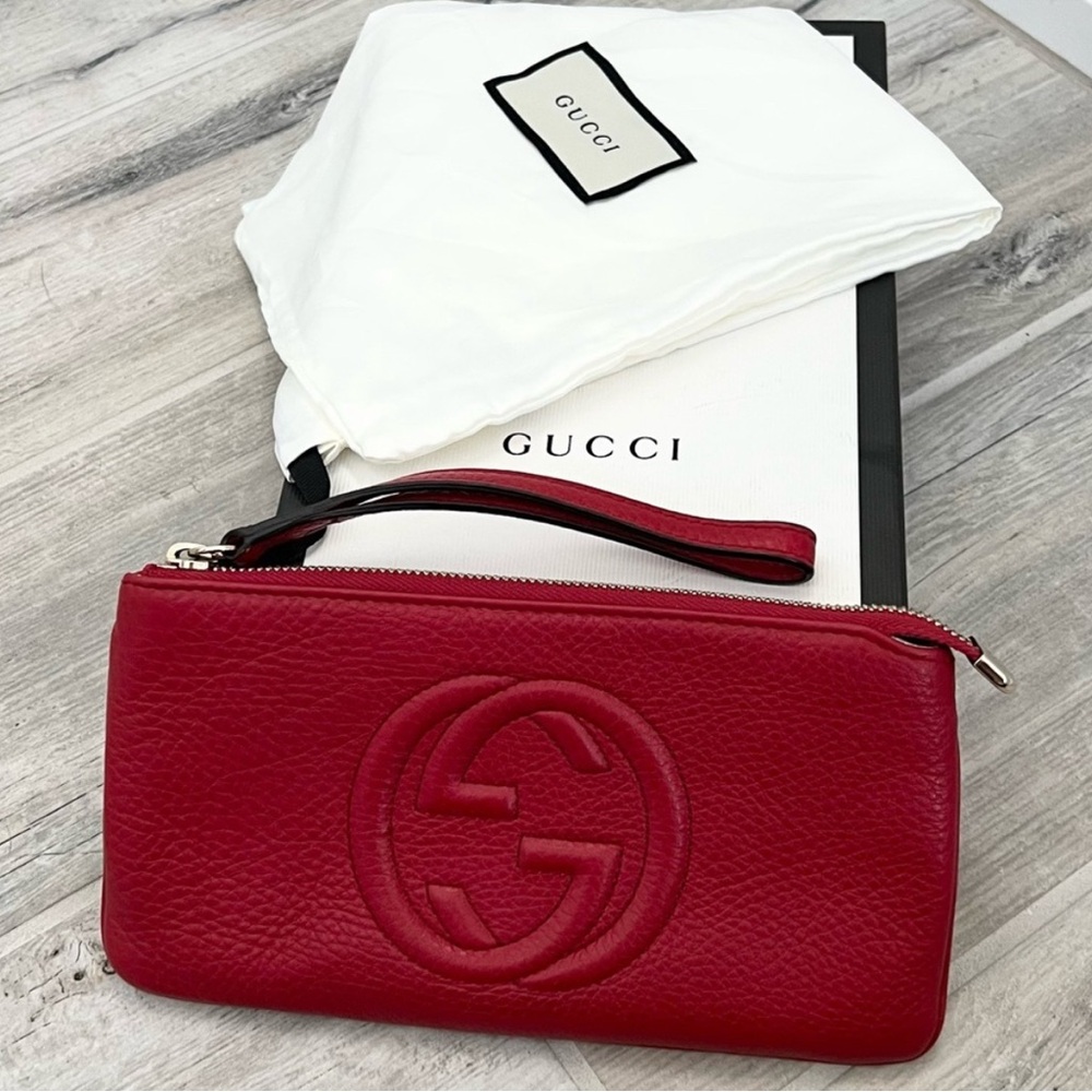 EUC Gucci wristlet